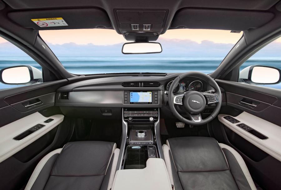  Jaguar XF S 2016 года  (AU) (фото 4 из 31)